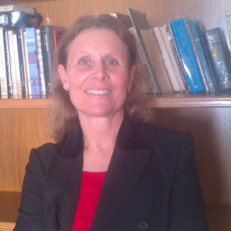Dr. Luisa María Arvide Cambra